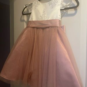 JJ house flower girl dress! Size 4 Never worn! NWT